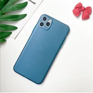 ULTRA THIN CONTRAST COLOR MATTE PHONE CASE. iPhone 13